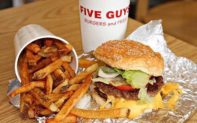 Rejoignez Five Guys : une aventure savoureuse vous attend !